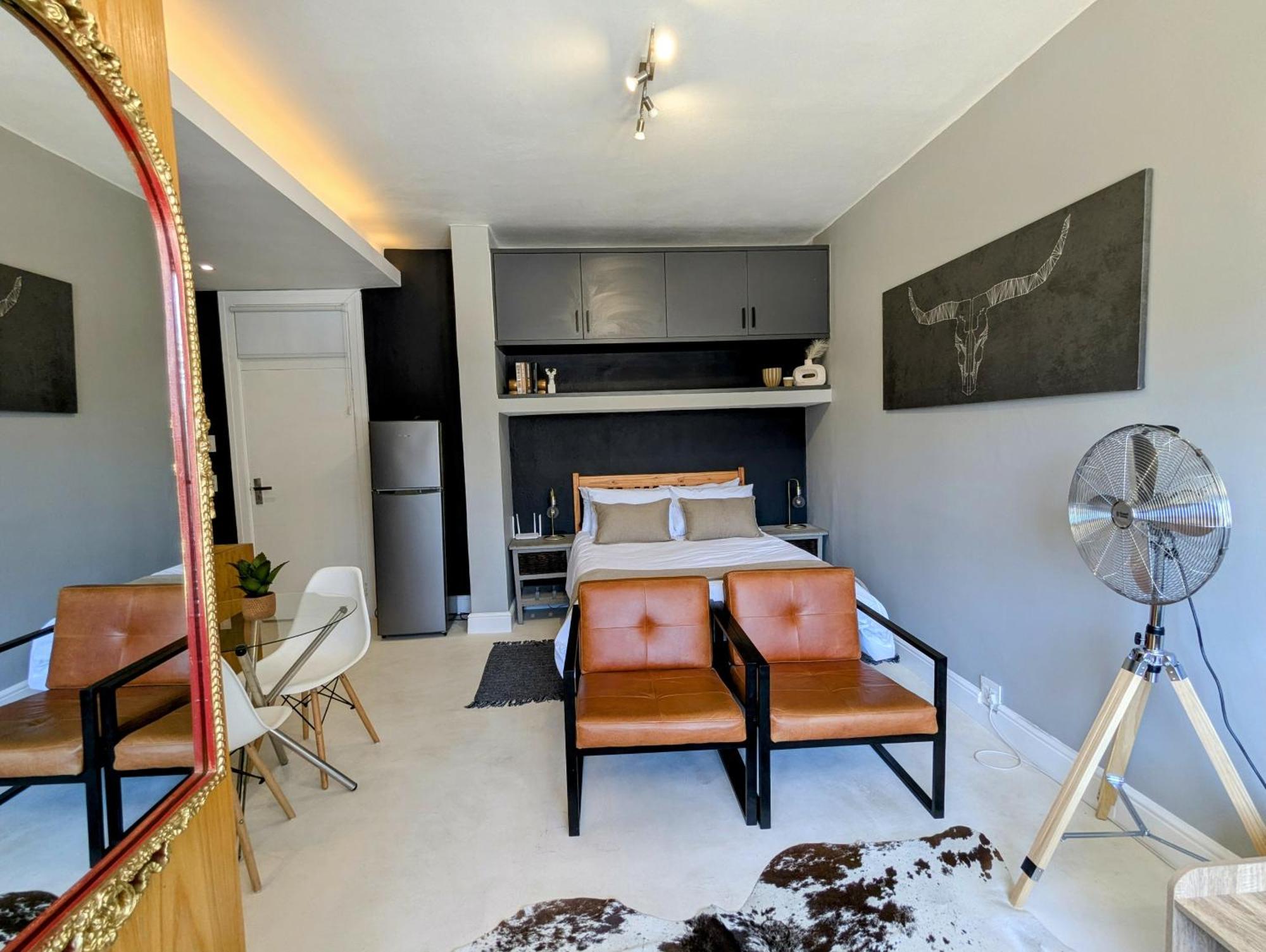 Modern With Balcony In Prime Sea Point Cape Town